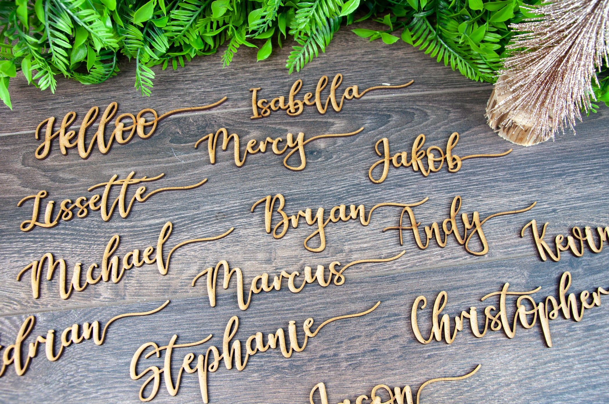 PLACE SETTINGS NOMS POUR MARIAGE NOMS COUPÉS AU LASER EN BOIS